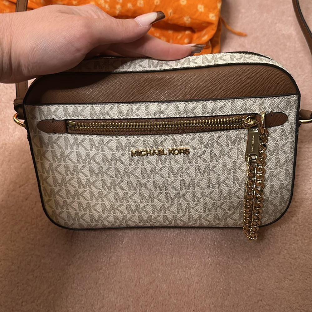 Michael Kors Jet Set Logo Crossbody Bag Vanilla NWOT - Picture 6 of 16